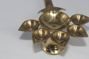Metal Aarti Diya Pooja Oil Lamps Panchmukhi Aarti Diya with Handle with Handle Oxidized White Metal Gold Plated Deepak Puja Diya Article